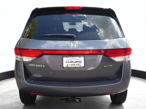 Used 2016 Honda Odyssey Touring Elite image 9