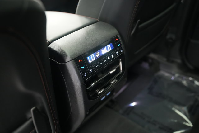 Used 2023 Jeep Grand Cherokee Summit AWD/4WD image 15