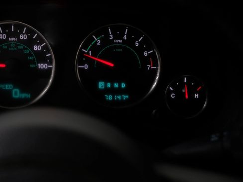 Used 2017 Jeep Wrangler Unlimited Sahara w/ Connectivity Group image 62