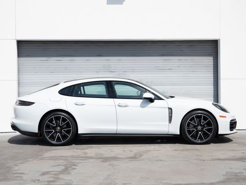 Certified 2023 Porsche Panamera 4 Platinum Edition image 8