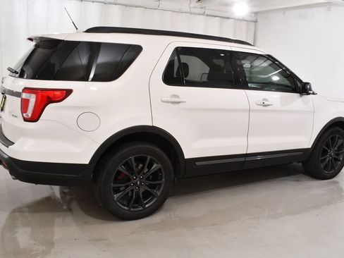 Used 2019 Ford Explorer XLT w/ Equipment Group 202A AWD/4WD image 11