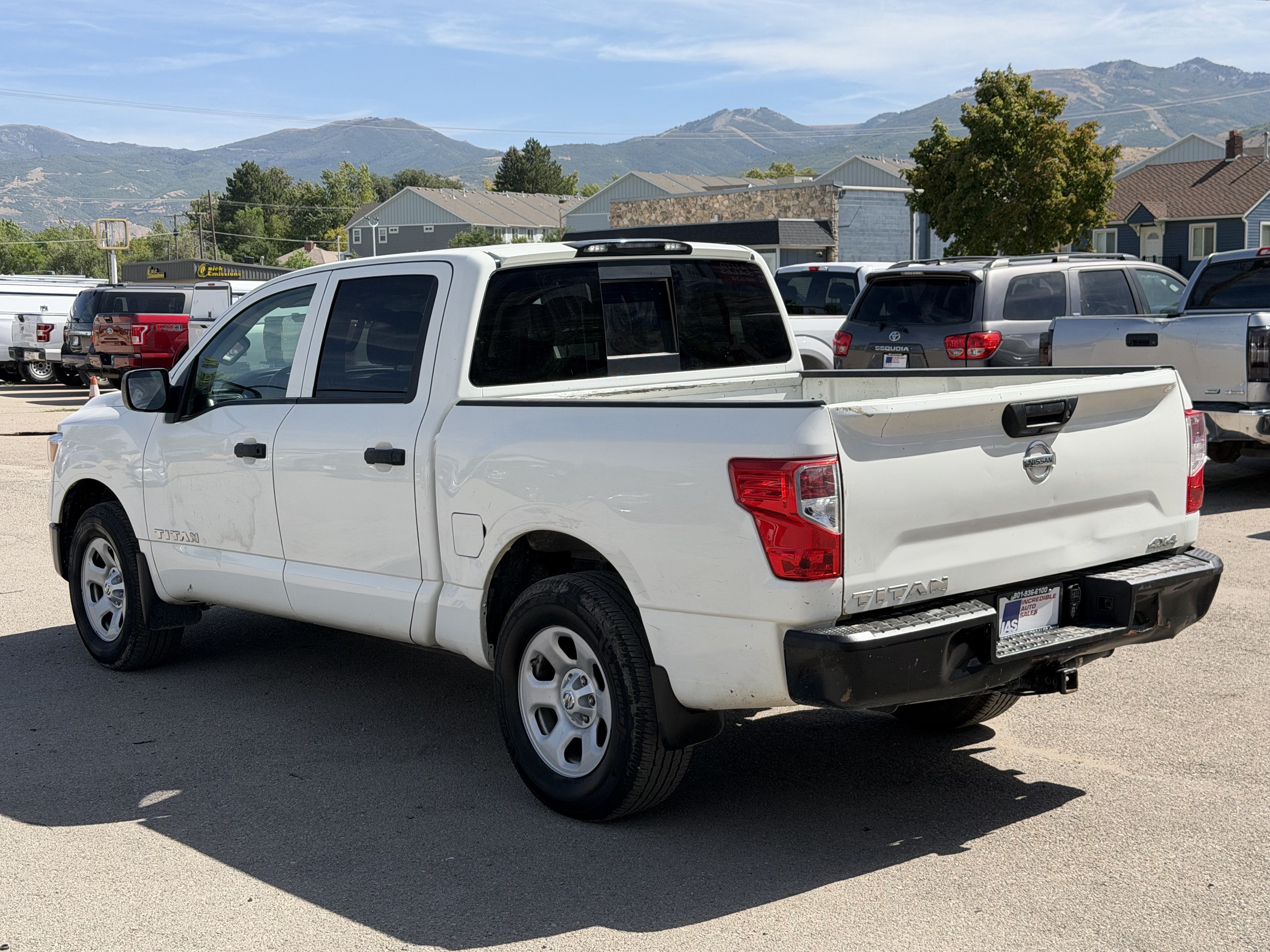 Used 2019 Nissan Titan S AWD/4WD image 4