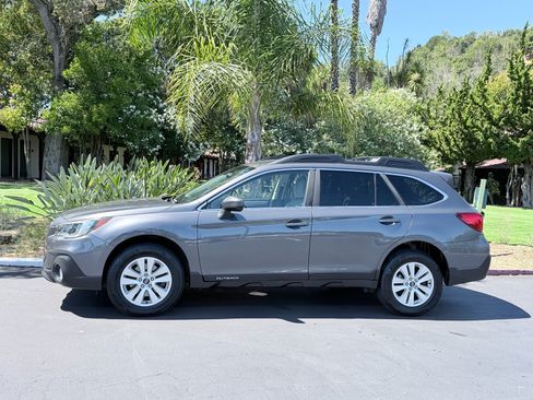 Used 2019 Subaru Outback 2.5i Premium AWD/4WD image 2
