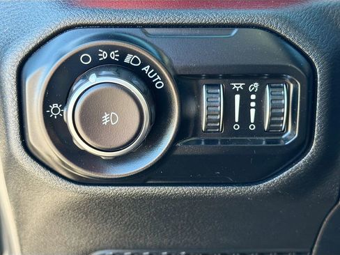 Used 2018 Jeep Wrangler Unlimited Rubicon w/ Dual Top Group image 32