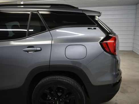 Used 2021 GMC Terrain SLE w/ Driver Convenience Package FWD image 22