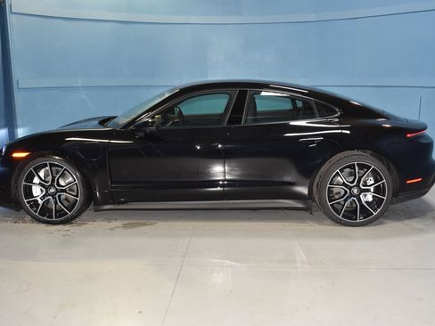 Used 2024 Porsche Taycan image 2