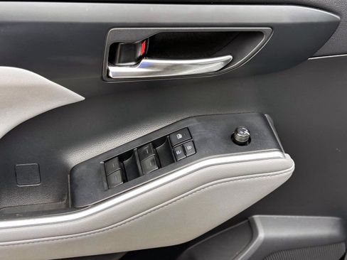 Certified 2020 Toyota Highlander XLE image 12