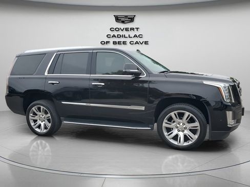 Used 2017 Cadillac Escalade Luxury image 12