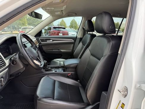 Used 2023 Volkswagen Atlas SE w/ Black Wheel Package FWD image 24