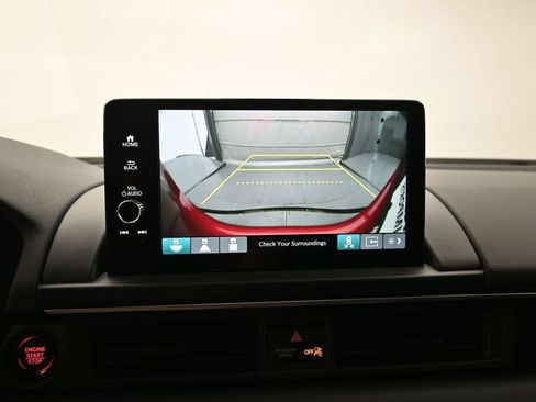 Used 2025 Honda Pilot Touring image 13