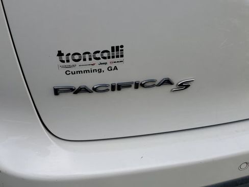 Certified 2019 Chrysler Pacifica Limited w/ Advanced Safetytec Group FWD image 8