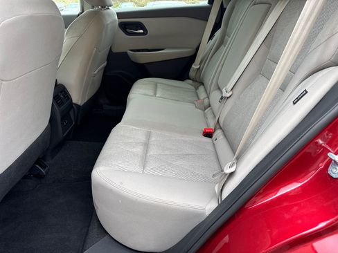 Used 2025 Nissan Rogue SV FWD image 21