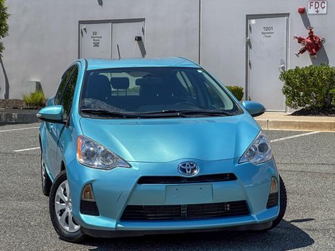 Used 2014 Toyota Prius C Two FWD image 6