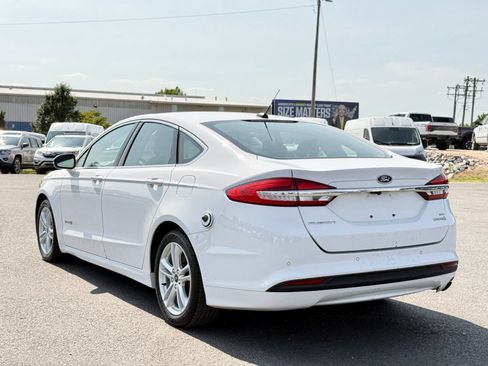 Used 2018 Ford Fusion SE w/ Equipment Group 602A FWD image 8
