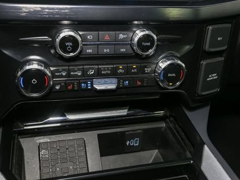 Used 2025 Ford F250 Lariat w/ Black Appearance Package AWD/4WD image 29