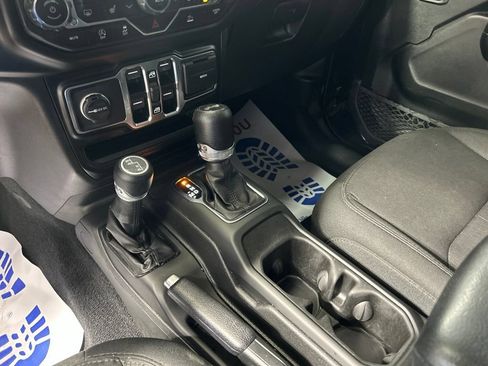 Used 2021 Jeep Wrangler Unlimited Sport AWD/4WD image 27