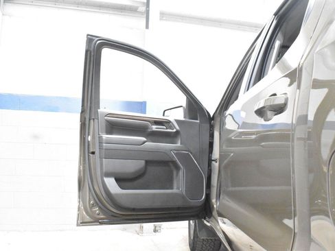 Used 2023 Chevrolet Silverado 1500 LT AWD/4WD image 9