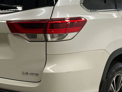 Used 2017 Toyota Highlander Plus image 10