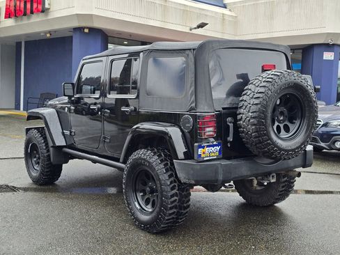 Used 2012 Jeep Wrangler Unlimited Rubicon w/ Connectivity Group image 5