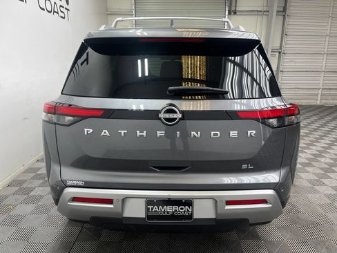 Used 2025 Nissan Pathfinder SL FWD image 10