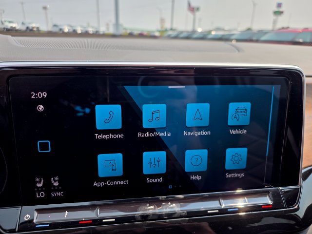 Used 2024 Volkswagen Atlas SE AWD/4WD image 23