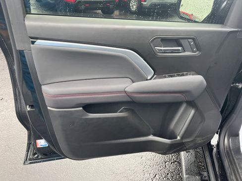 Used 2025 Chevrolet Colorado Z71 image 18