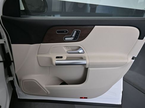 Used 2021 Mercedes-Benz GLA 250 4MATIC image 39