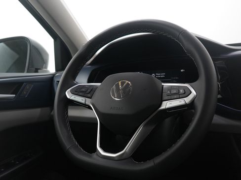 Used 2022 Volkswagen Taos SE image 14