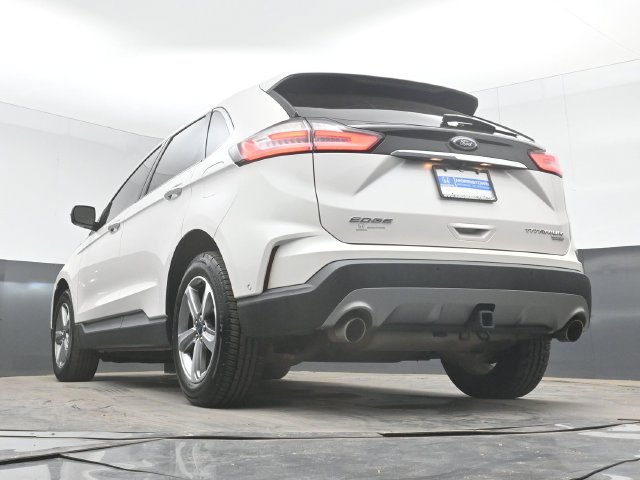 Used 2019 Ford Edge Titanium w/ Equipment Group 301A AWD/4WD image 46