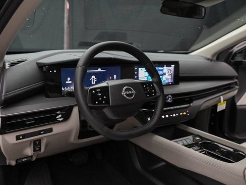 Used 2025 Nissan Murano SV AWD/4WD image 27