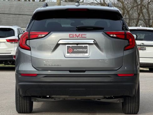 Used 2020 GMC Terrain SLE w/ Driver Convenience Package FWD image 9