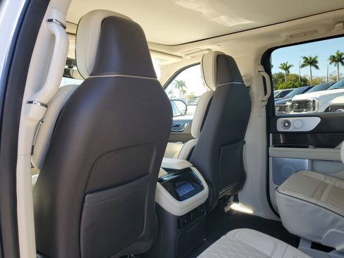 Used 2024 Lincoln Navigator Black Label image 15