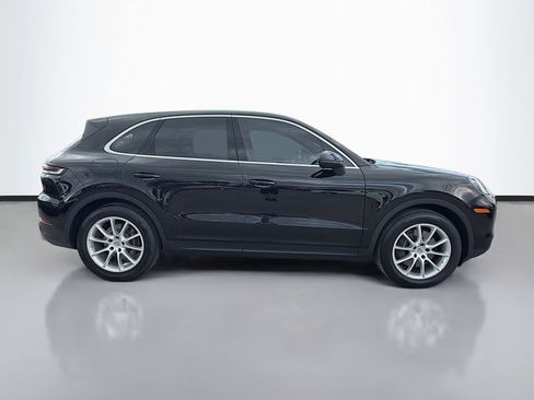Used 2024 Porsche Cayenne image 3