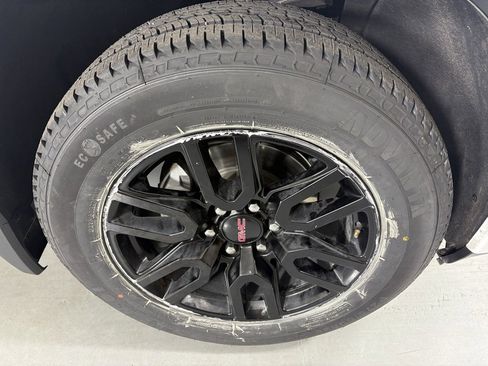 Used 2022 GMC Sierra 1500 Elevation image 10