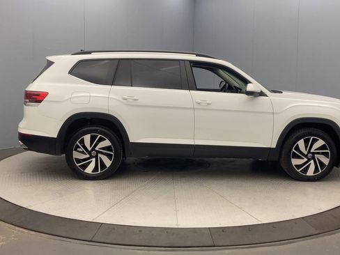 Used 2024 Volkswagen Atlas SE AWD/4WD image 6