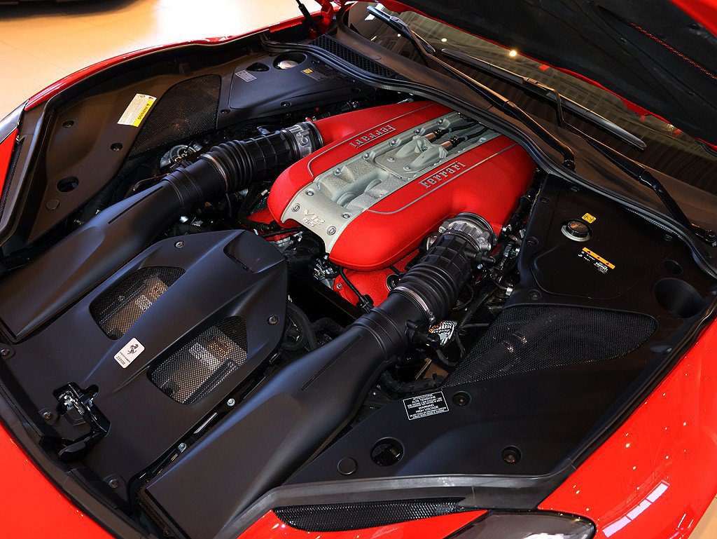 Certified 2018 Ferrari 812 Superfast RWD image 95