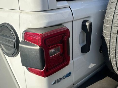 Used 2021 Jeep Wrangler Unlimited Sahara w/ Cold Weather Group image 14