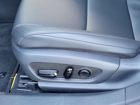 Used 2024 Lexus ES 350 w/ Accessory Package (Z1) image 17