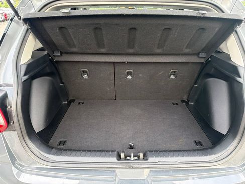 Used 2025 Hyundai Venue SEL FWD image 15