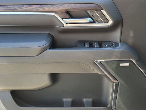 New 2025 GMC Sierra 2500 SLT image 25