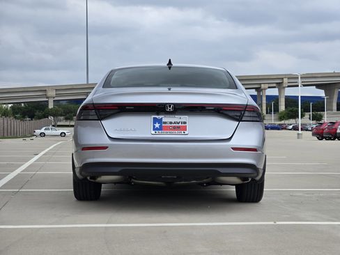 Certified 2025 Honda Accord SE image 7