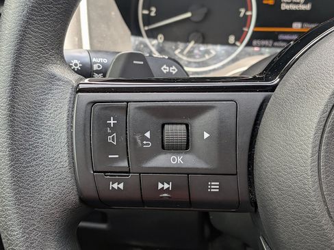 Used 2021 Nissan Rogue SV FWD image 44