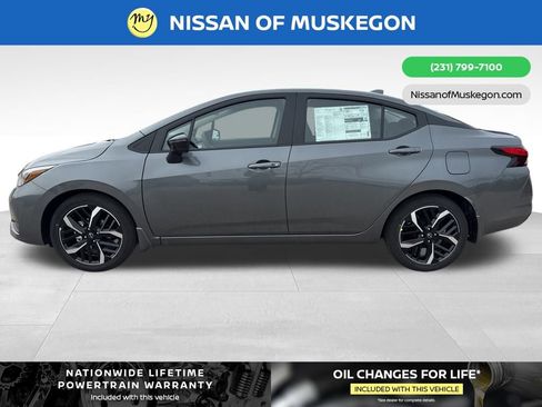 New 2025 Nissan Versa SR w/ Trunk Package image 4