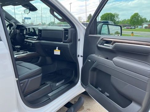 New 2026 Chevrolet Silverado 1500 RST w/ Redline Edition AWD/4WD image 16