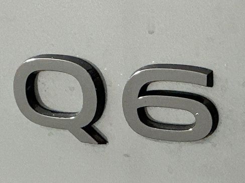 Used 2025 Audi Q6 e-tron Premium Plus w/ Premium Plus image 10