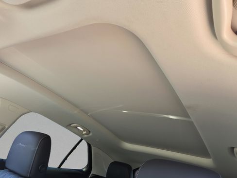 Used 2023 Buick Envision Avenir image 22