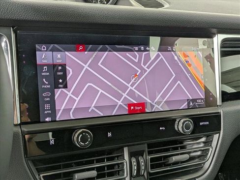 New 2026 Porsche Macan image 18