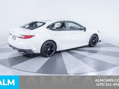 Used 2025 Toyota Camry SE image 10