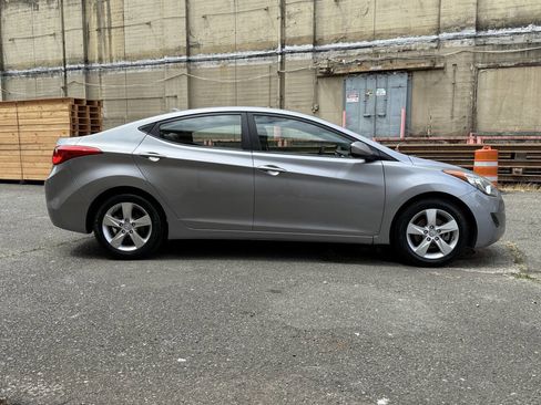 Used 2013 Hyundai Elantra GLS image 9