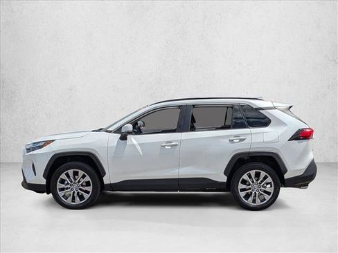 Used 2023 Toyota RAV4 XLE Premium FWD image 9
